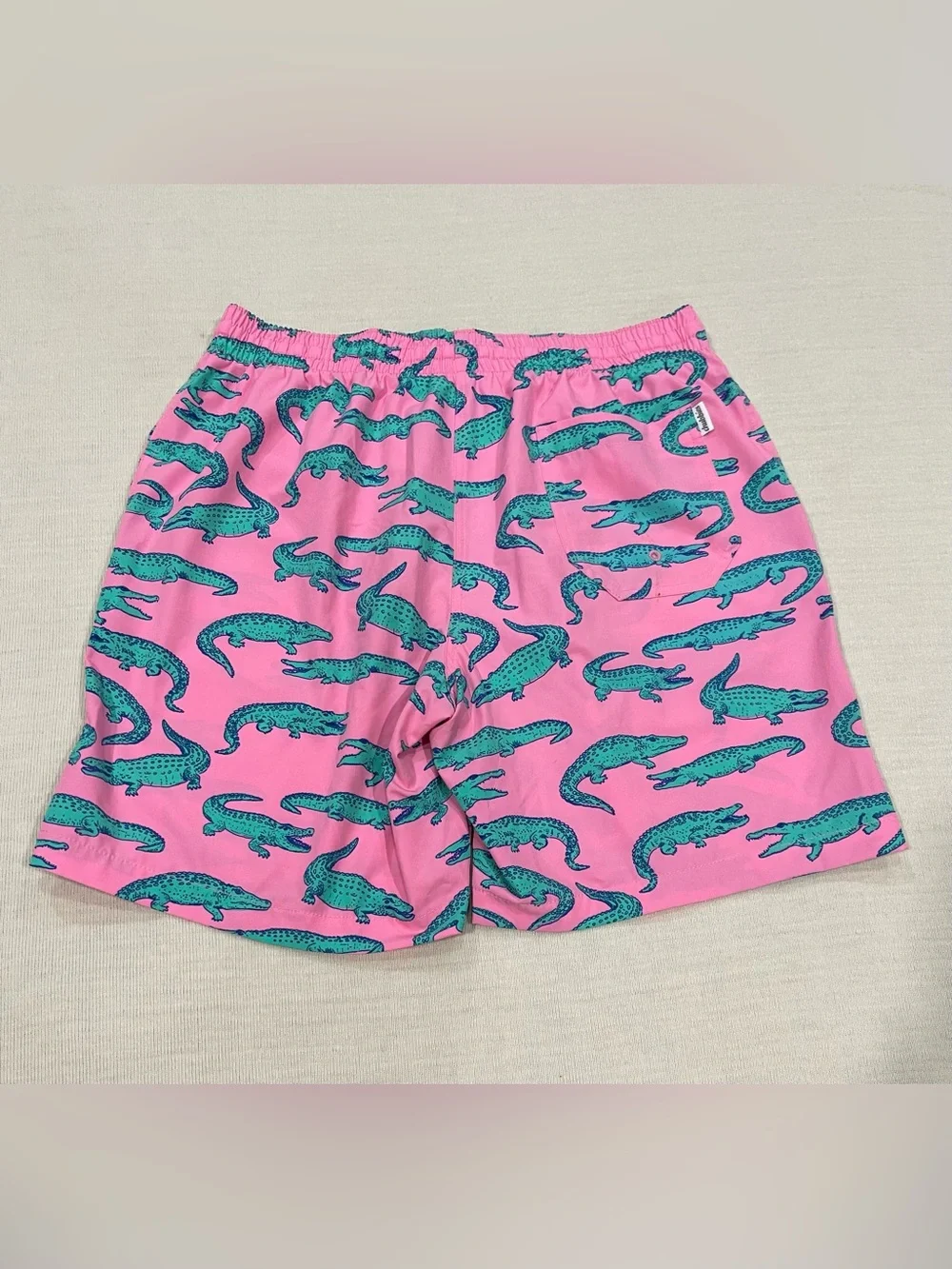 Chubbies 7” The Glades Swim Trunks Pink Alligator Print Men's Large